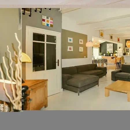 4 Bedroom Awesome In Narbona