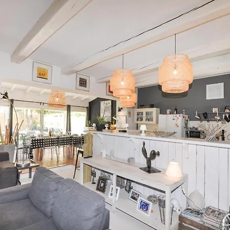 4 Bedroom Awesome In