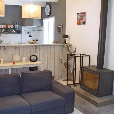Сasa de vacaciones 4 Bedroom Awesome In *
