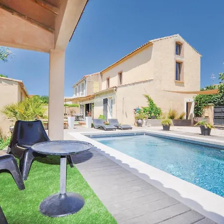Dom wakacyjny 4 Bedroom Awesome In *