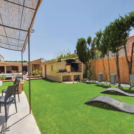 Dom wakacyjny 4 Bedroom Awesome In Narbona