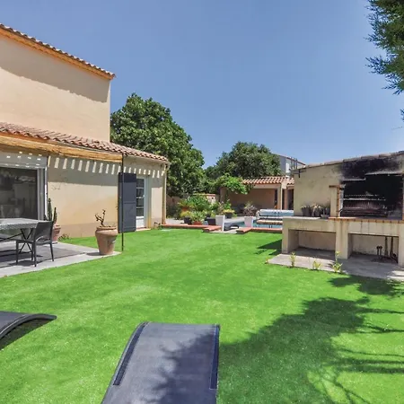 4 Bedroom Awesome In Narbonne