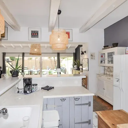 4 Bedroom Awesome In