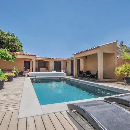 Dom wakacyjny 4 Bedroom Awesome In