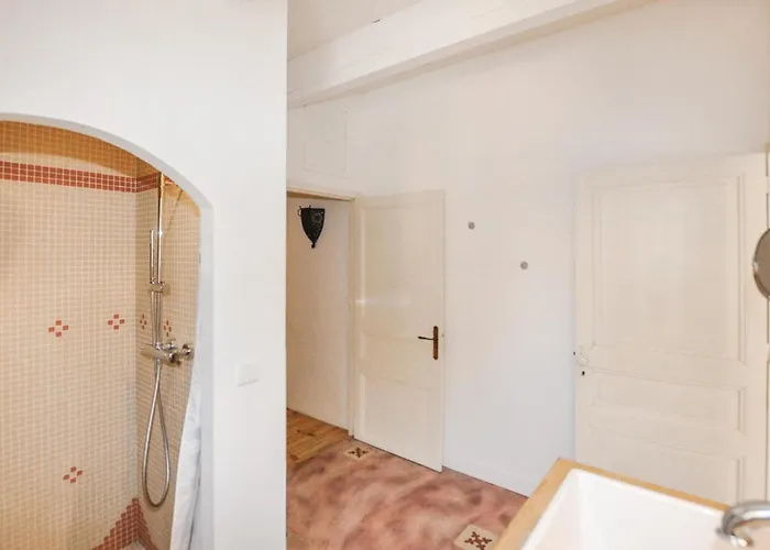 4 Bedroom Awesome In