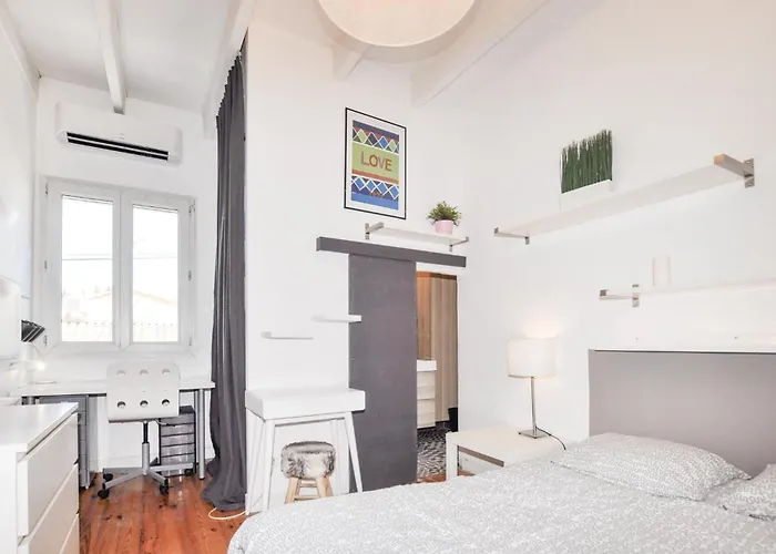 4 Bedroom Awesome In Narbona