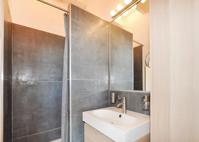 4 Bedroom Awesome In