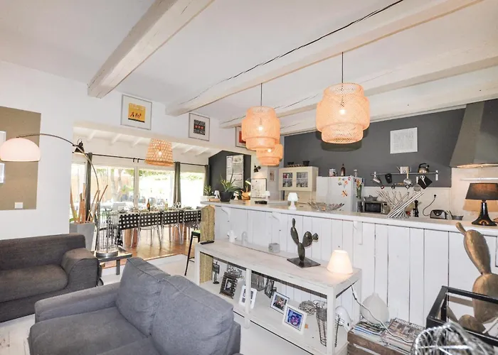 4 Bedroom Awesome In
