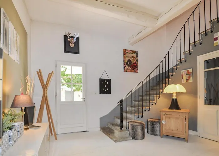 4 Bedroom Awesome In Narbona